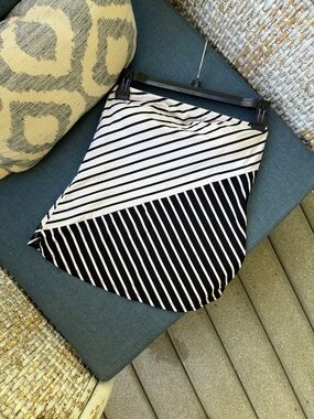 Anne Cole Black and White Diagonal swim top strapless